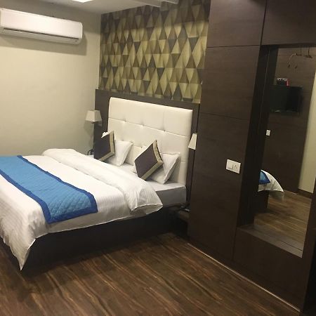 Arya Sheraton Hotel Adźmer Zewnętrze zdjęcie
