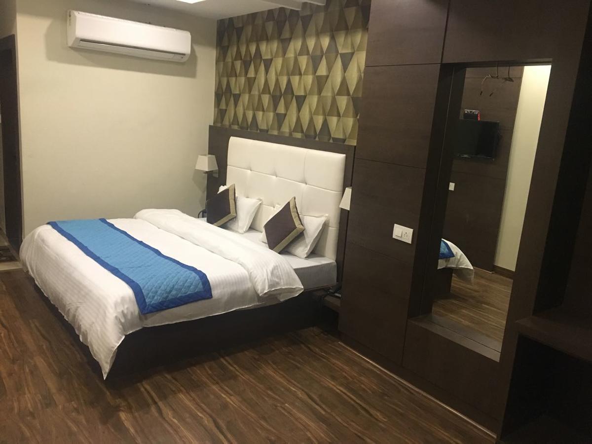Arya Sheraton Hotel Adźmer Zewnętrze zdjęcie